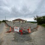 AZ BTP, aménagement paysager sur une maison individuelle avec la création d'un mur de clôture et la création et pose d'un portail ainsi que d'un portillon dans le Rhône à Sainte-Consorce